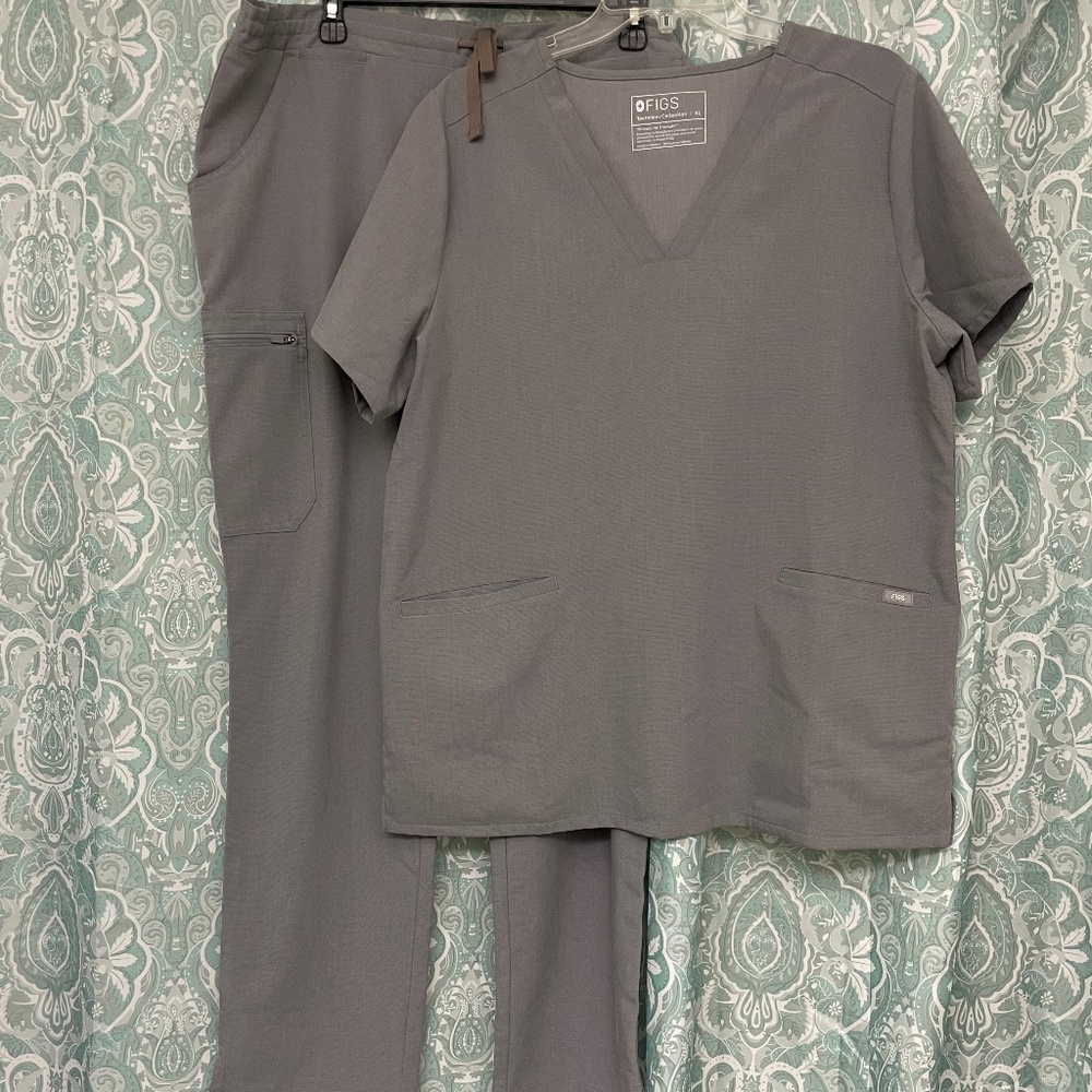 Women's FIGS Scrub Set Casma and Yola XL